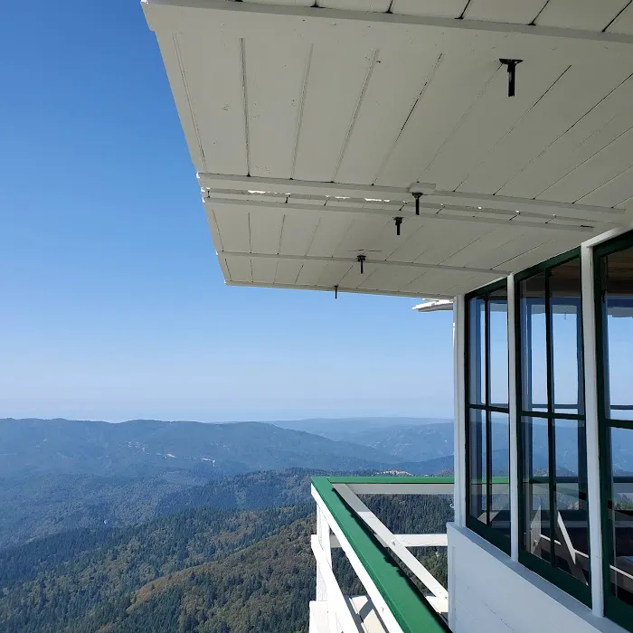 Bear Basin Lookout National Forest Cabin Picture 1