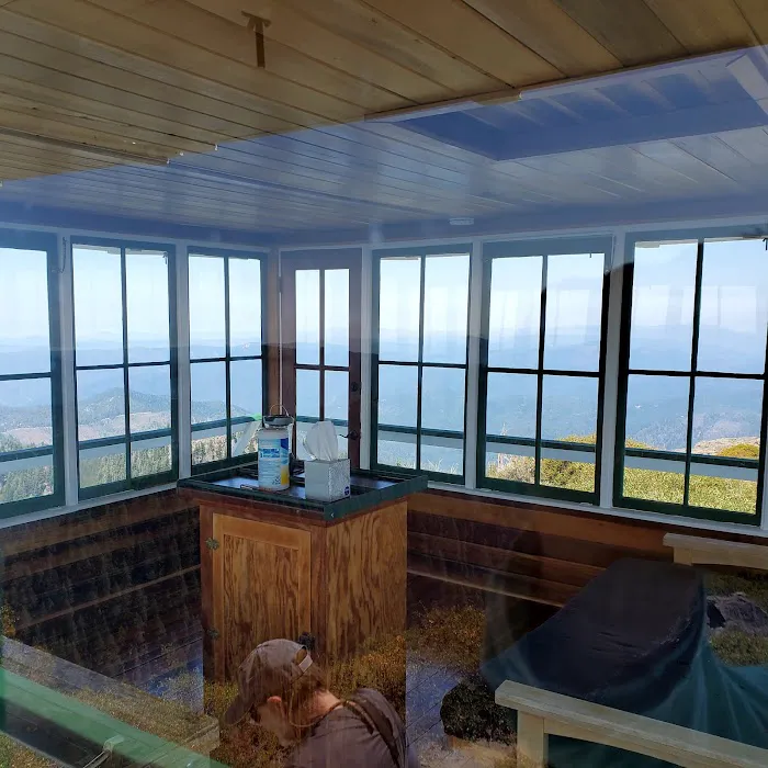 Bear Basin Lookout National Forest Cabin Picture 2