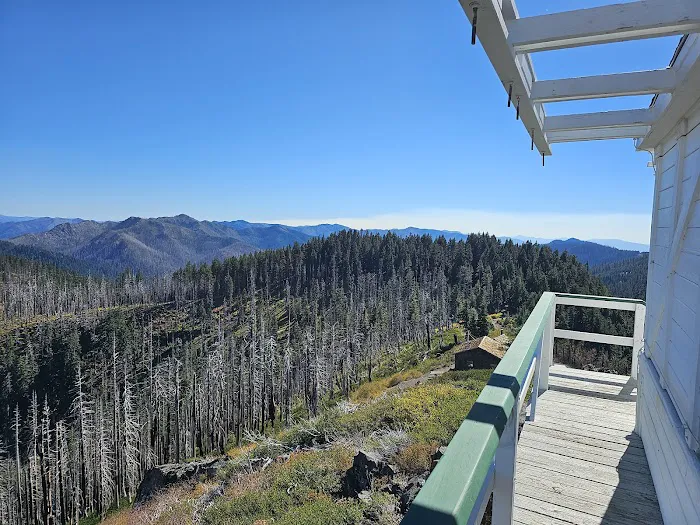Bear Basin Lookout National Forest Cabin Picture 7