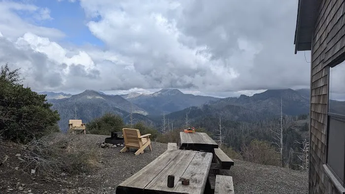 Bear Basin Lookout National Forest Cabin Picture 4
