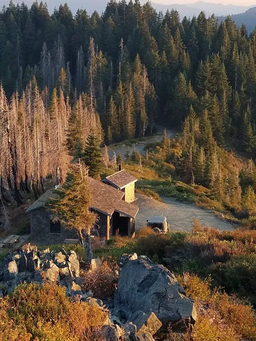 Bear Basin Lookout National Forest Cabin Picture 10