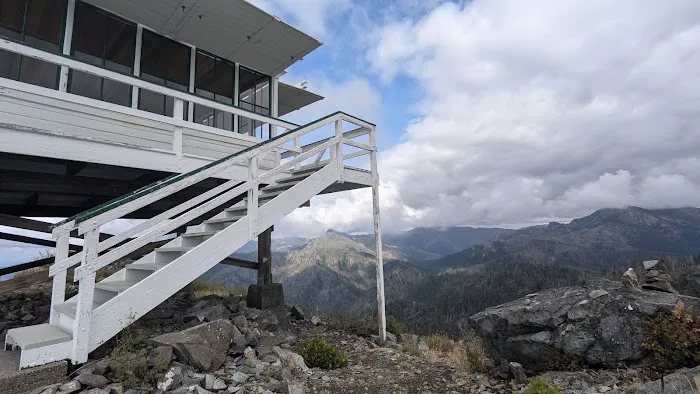 Bear Basin Lookout National Forest Cabin Picture 9