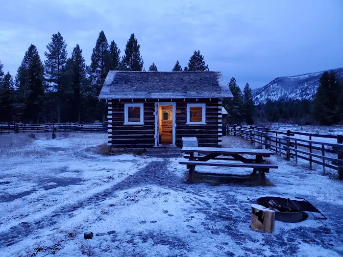 Moose Lake Cabin Picture 9