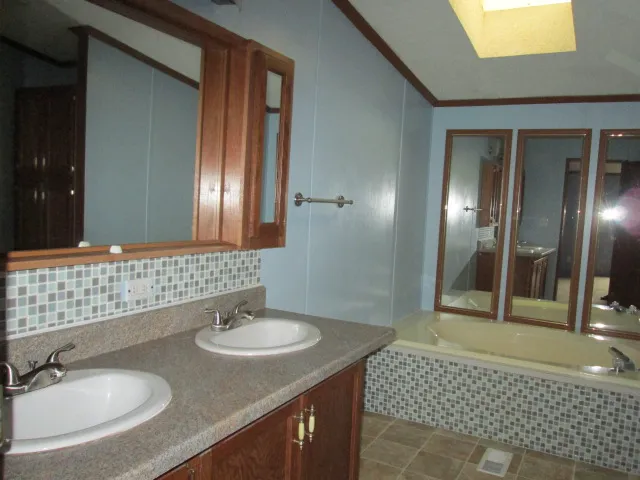 Hamburg Hills & Coventry Woods/AJR Home Sales Picture 9