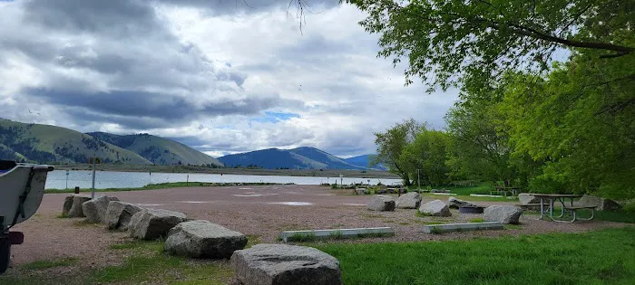 Browns Lake Campground Picture 1