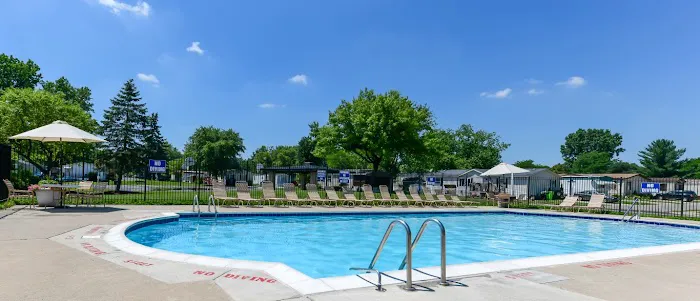 Huron Estates Picture 4