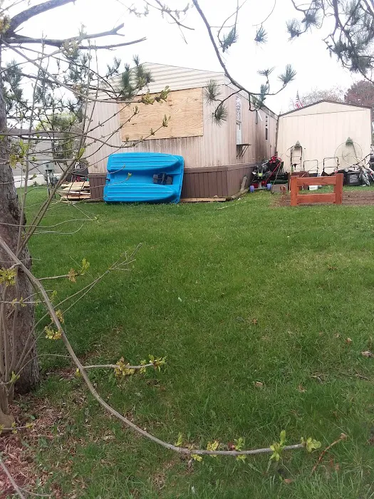 Sycamore Village Picture 8