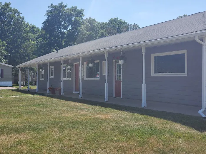 Grand Oaks Village Picture 6