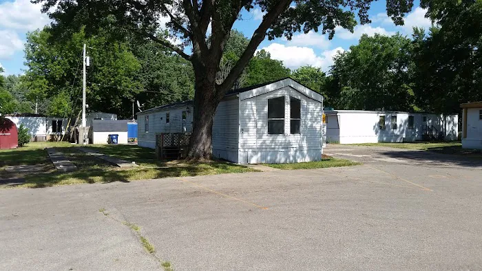 Sherwood Forest Mobile Home Park Picture 6