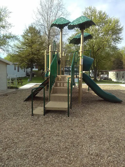 Colonial Manor Manufactured Home Community Picture 9