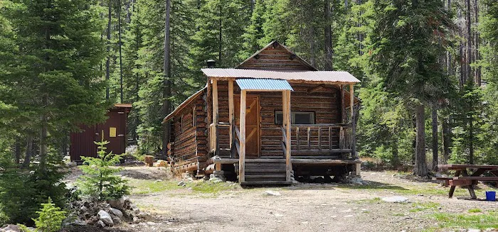 Racetrack Cabin Picture 1