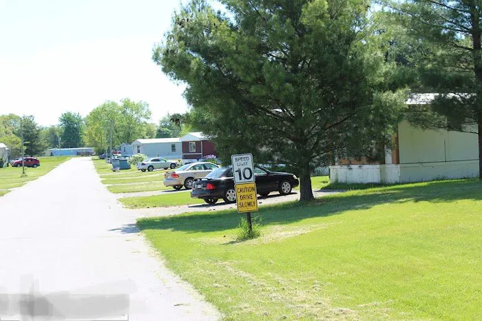 Country Club Crossing Mobile Home Community Picture 4
