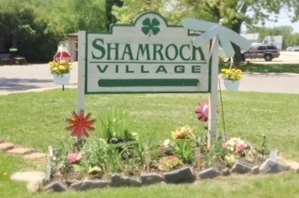 Shamrock Village Manufactured Home Community Picture 9