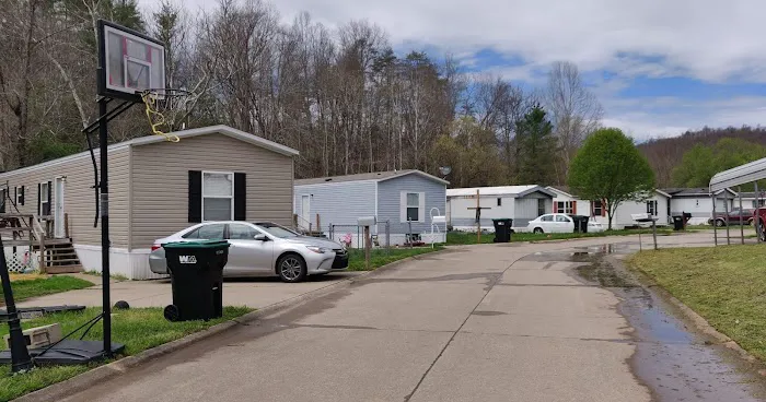 Walnut Valley Mobile Home Park Picture 2