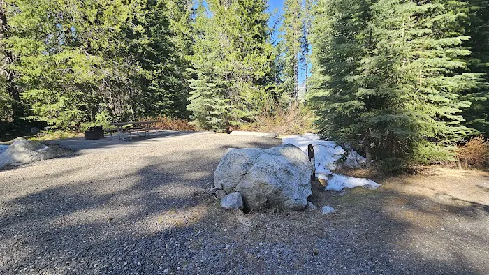 UPPER PAYETTE LAKE CAMPGROUND Picture 3