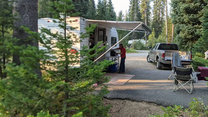 UPPER PAYETTE LAKE CAMPGROUND Picture 5