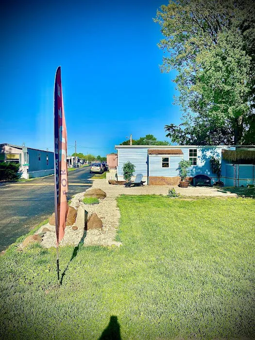 Horning Mobile Manor Picture 4