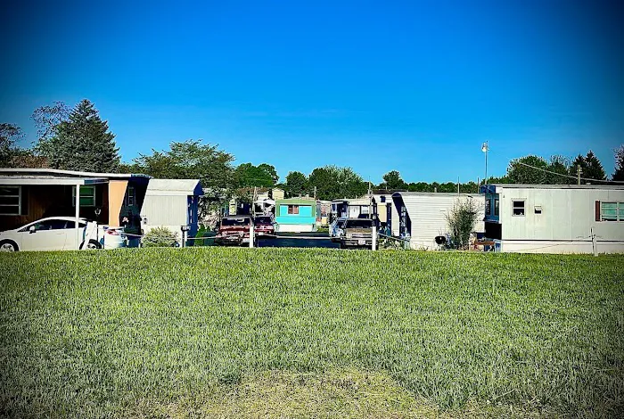 Horning Mobile Manor Picture 3