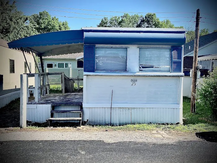 Horning Mobile Manor Picture 7