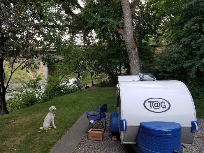 Riverside RV Park Picture 6