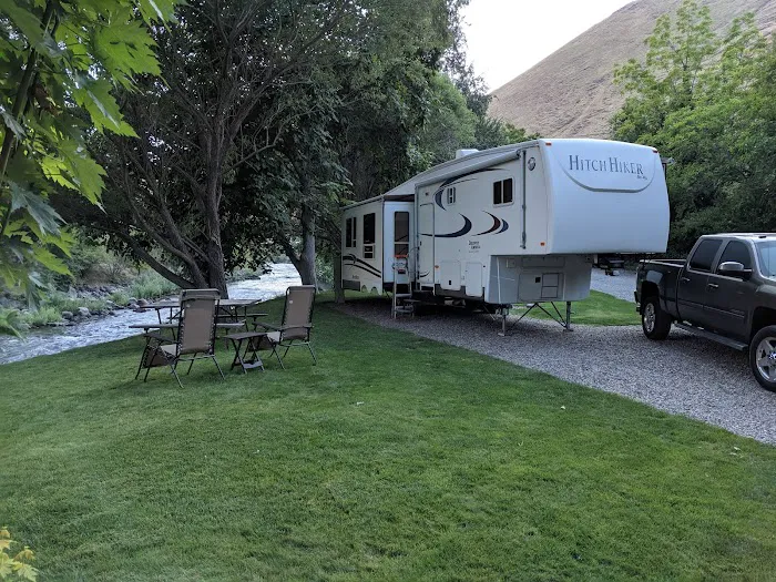 Riverside RV Park Picture 10