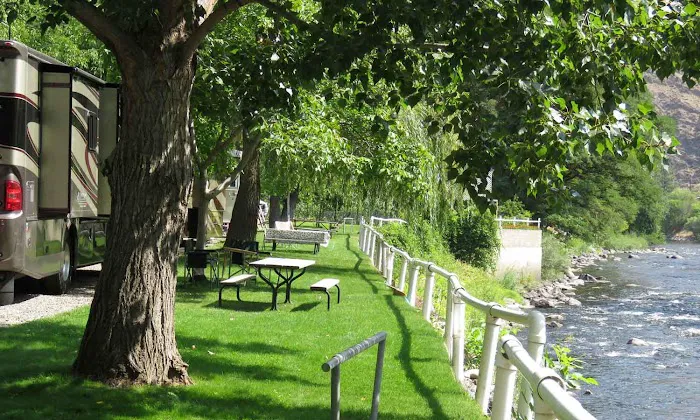 Riverside RV Park Picture 8