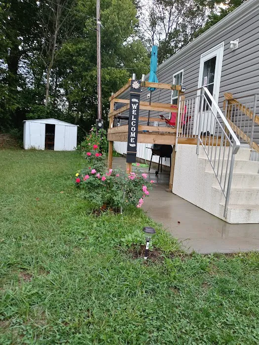 Village mobile home park Picture 3