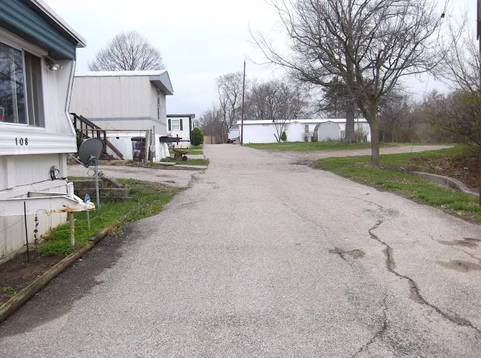 Hazelhurst Mobile Home Park Picture 9