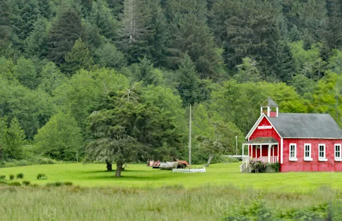 Stone Lagoon Red Schoolhouse Picture 3