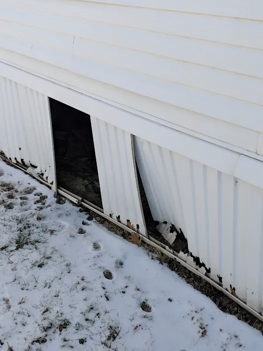 Apple Creek Picture 9