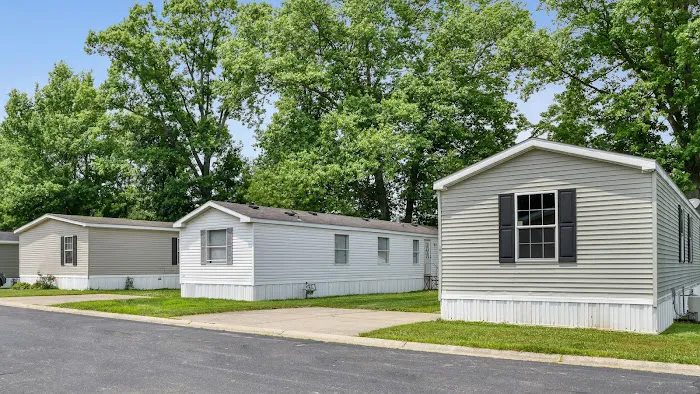 Apple Creek Picture 3