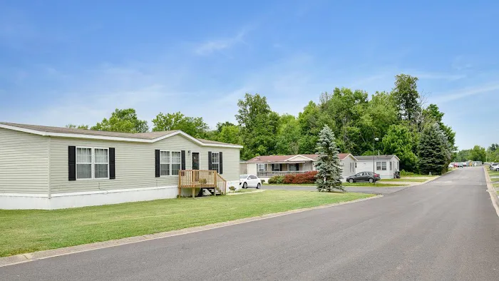 Apple Creek Picture 4