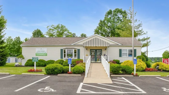 Apple Creek Picture 5