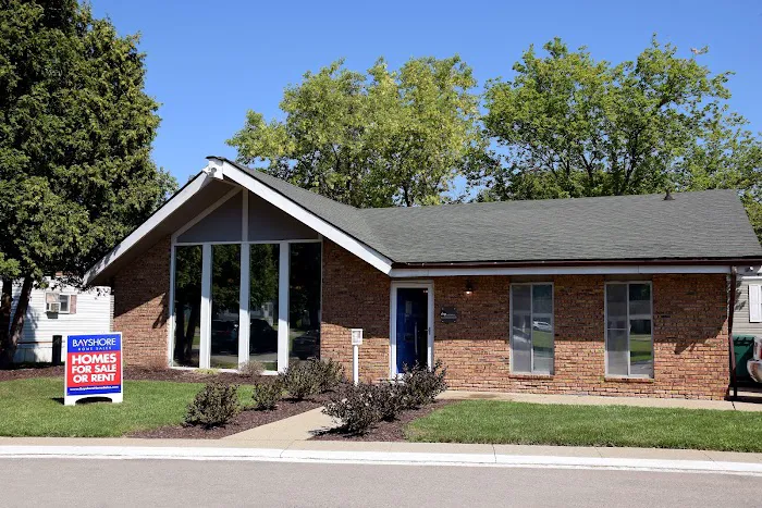 South Lyon Woods Manufactured Home Community Picture 4