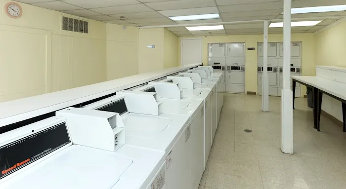 Kensington Place Mobile Home Park Picture 3