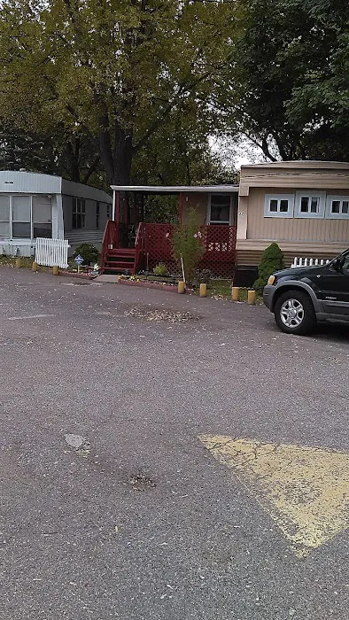 Riverview Trailer Park Picture 2