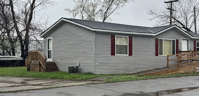 Royal Village Mobile Home Community Picture 2