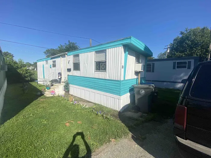 Pine Grove Mobile Home Park Picture 3