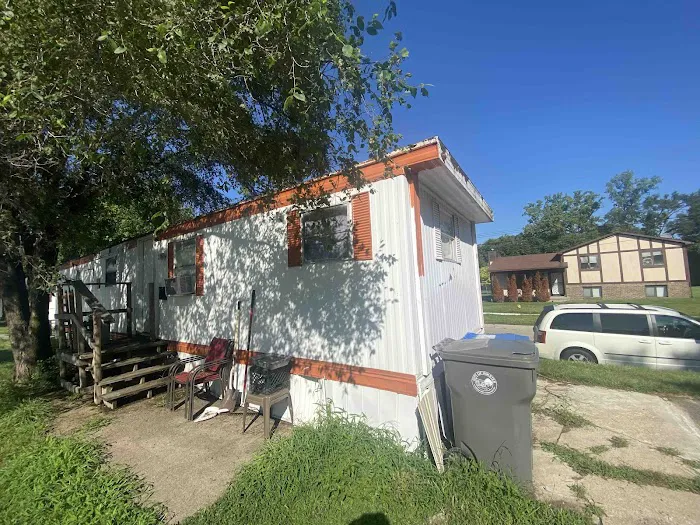 Pine Grove Mobile Home Park Picture 2