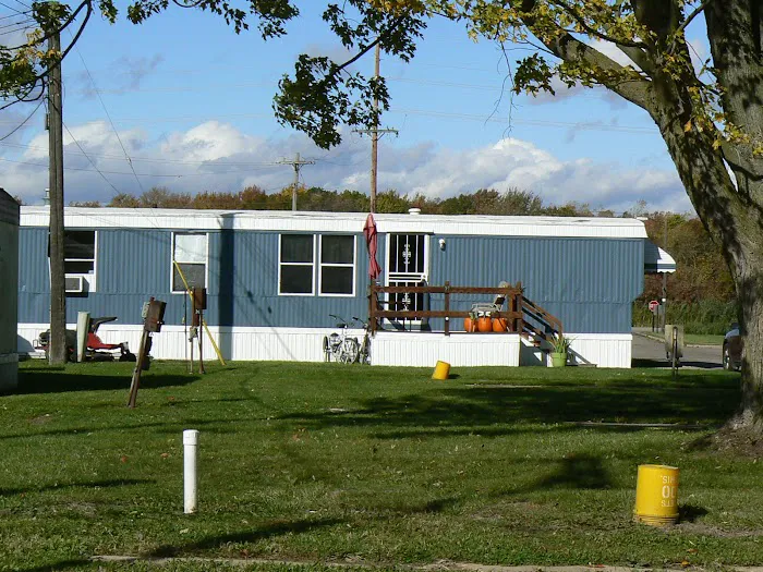 Flat Rock Terrace Mobile Home Community Picture 5