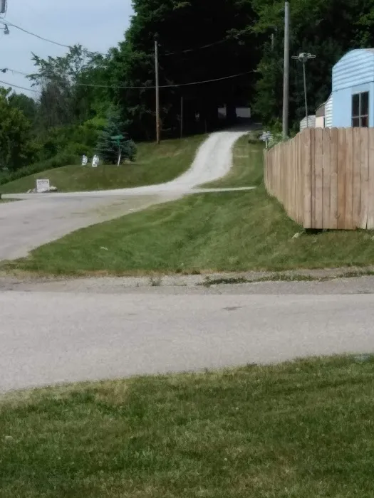 Cedar Creek Mobile Home Park Picture 5