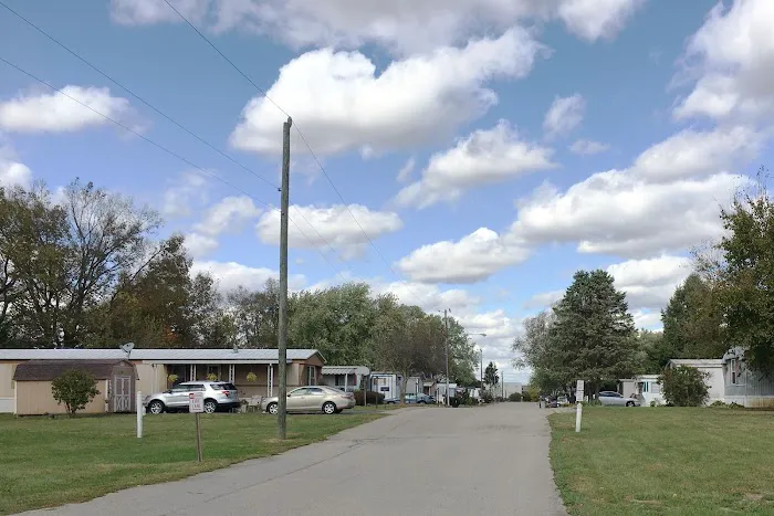 Candlelight Pointe Mobile Home Park Picture 5