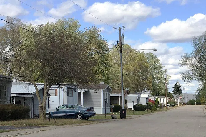 Candlelight Pointe Mobile Home Park Picture 6