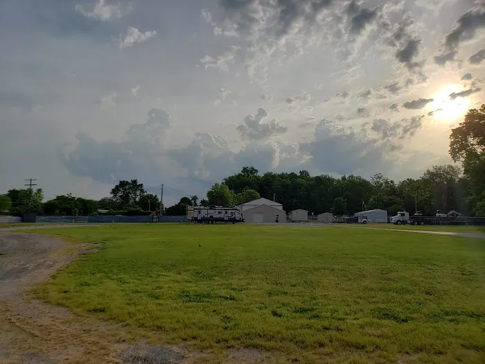 H&S Mobile Home Park & Campground Picture 5