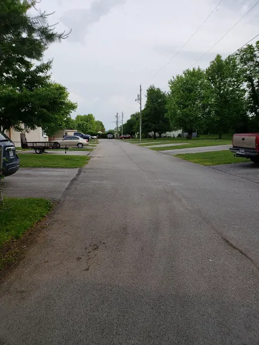 H&S Mobile Home Park & Campground Picture 4