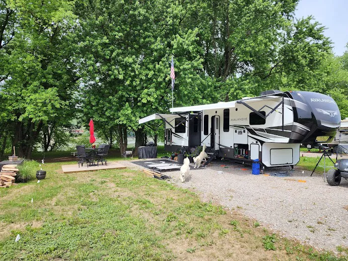 Riverfront RV Park Picture 4