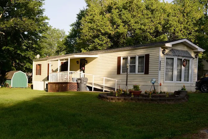 Campbell Pointe Mobile Home Park Picture 8