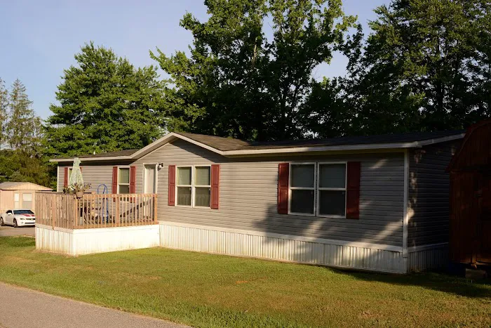 Campbell Pointe Mobile Home Park Picture 7