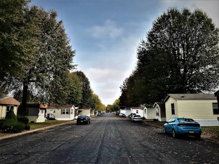 Holiday Estates Mobile Home Community Picture 9