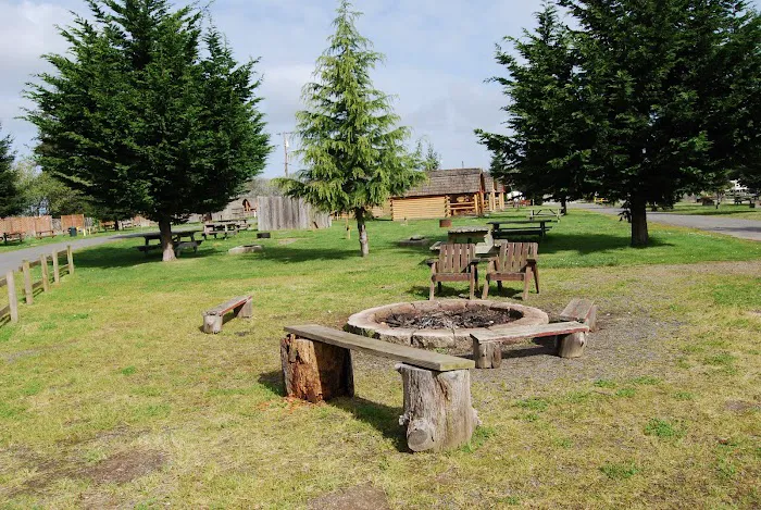 Redwood Coast Cabins and RV Resort Picture 3